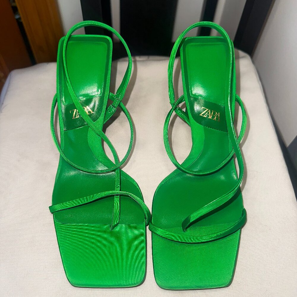 Pretty green Zara heels - Picture 2 of 4